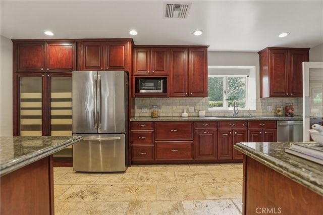 11592 Kling Street, Toluca Lake, CA 91602
