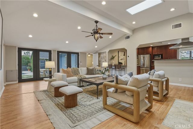 11592 Kling Street, Toluca Lake, CA 91602