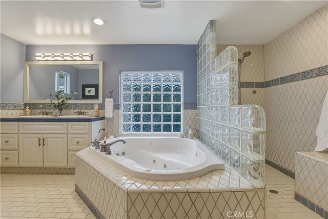 11592 Kling Street, Toluca Lake, CA 91602