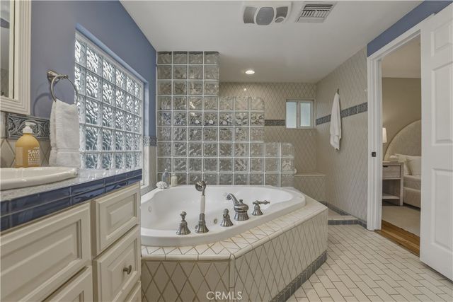 11592 Kling Street, Toluca Lake, CA 91602