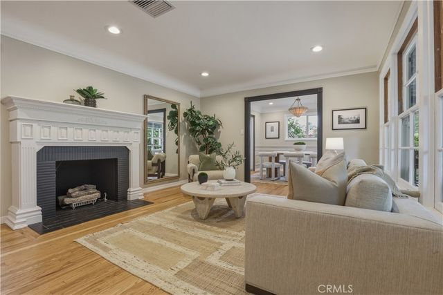 11592 Kling Street, Toluca Lake, CA 91602