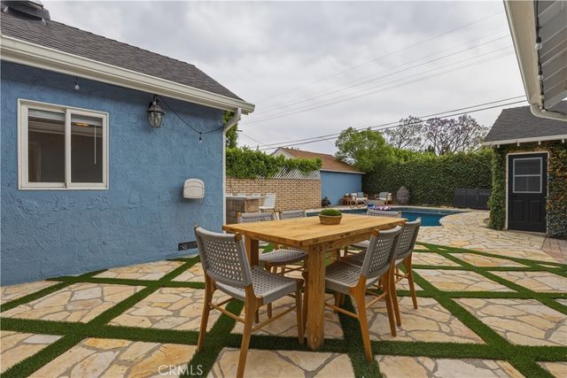 11592 Kling Street, Toluca Lake, CA 91602