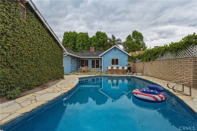 11592 Kling Street, Toluca Lake, CA 91602