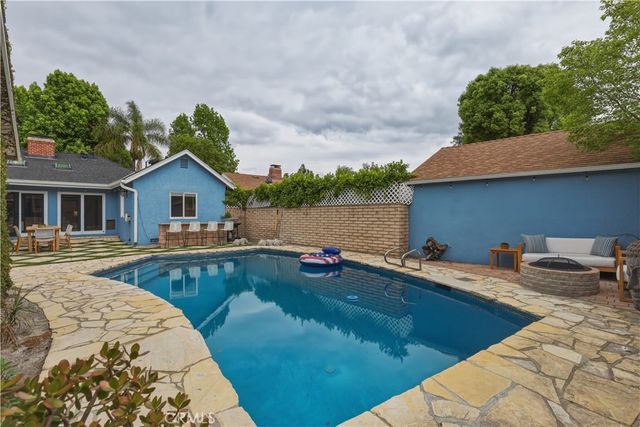 11592 Kling Street, Toluca Lake, CA 91602
