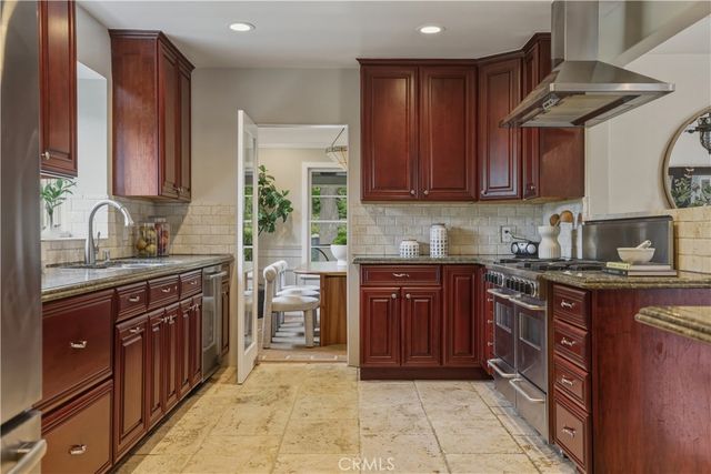 11592 Kling Street, Toluca Lake, CA 91602