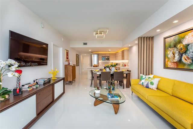 16385 Biscayne Boulevard 1503 +2Parking, North Miami Beach, FL 33160