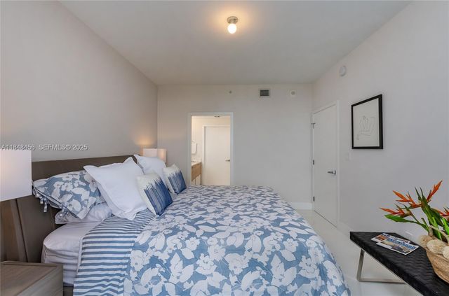 16385 Biscayne Boulevard 1503 +2Parking, North Miami Beach, FL 33160