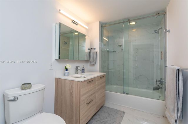 16385 Biscayne Boulevard 1503 +2Parking, North Miami Beach, FL 33160