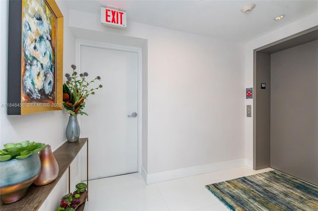16385 Biscayne Boulevard 1503 +2Parking, North Miami Beach, FL 33160
