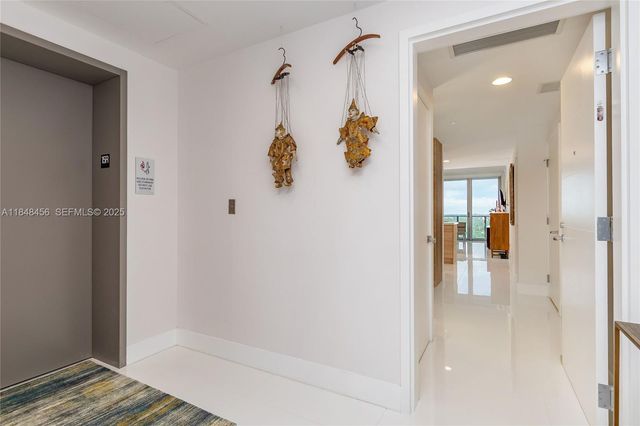 16385 Biscayne Boulevard 1503 +2Parking, North Miami Beach, FL 33160
