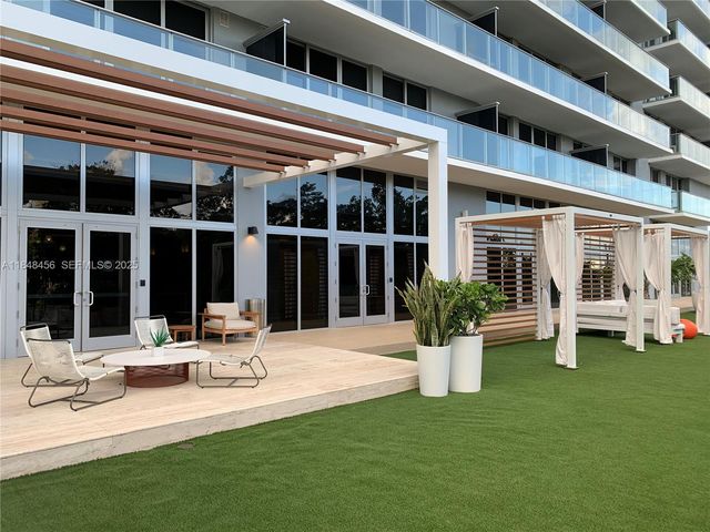 16385 Biscayne Boulevard 1503 +2Parking, North Miami Beach, FL 33160