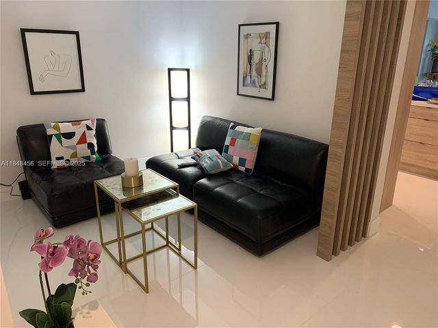 16385 Biscayne Boulevard 1503 +2Parking, North Miami Beach, FL 33160