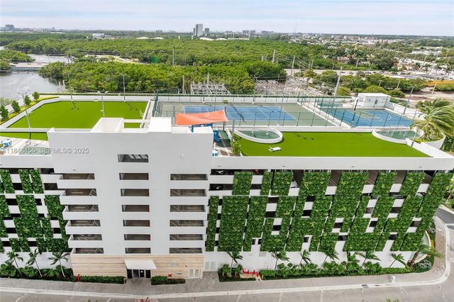 16385 Biscayne Boulevard 1503 +2Parking, North Miami Beach, FL 33160