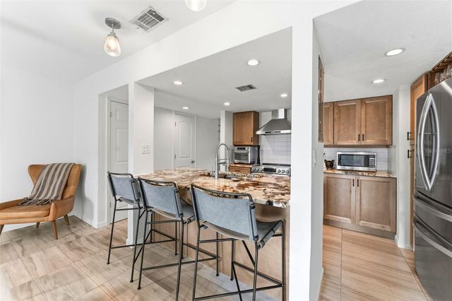 105 E DAVIS BOULEVARD B, Tampa, FL 33606