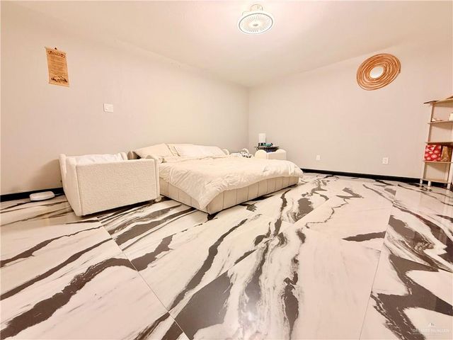 940 W Mile 3 Road, Mission, TX 78573