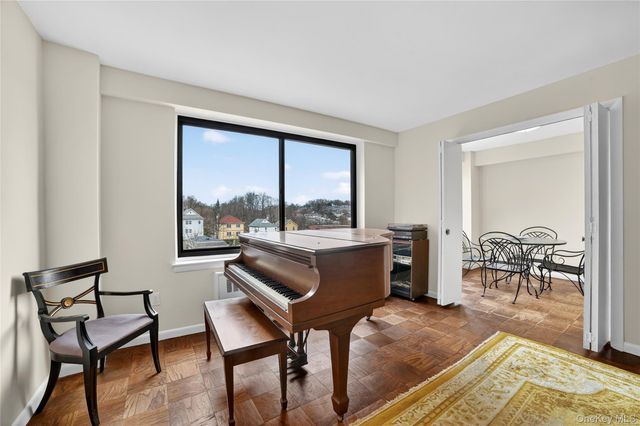 25 Lake Street 6F, White Plains, NY 10603