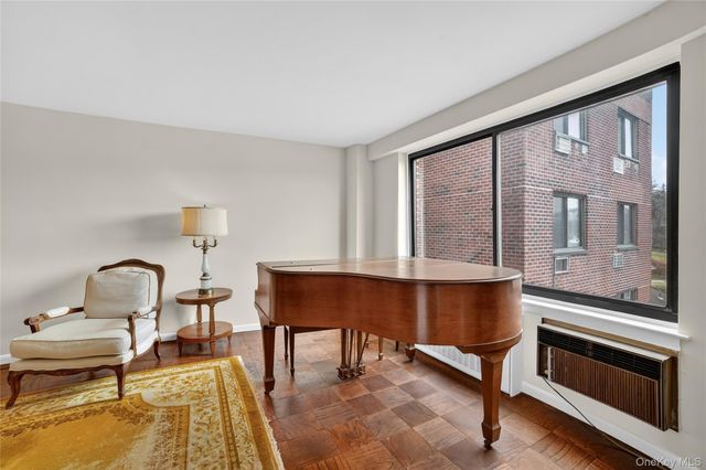 25 Lake Street 6F, White Plains, NY 10603