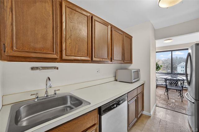 25 Lake Street 6F, White Plains, NY 10603