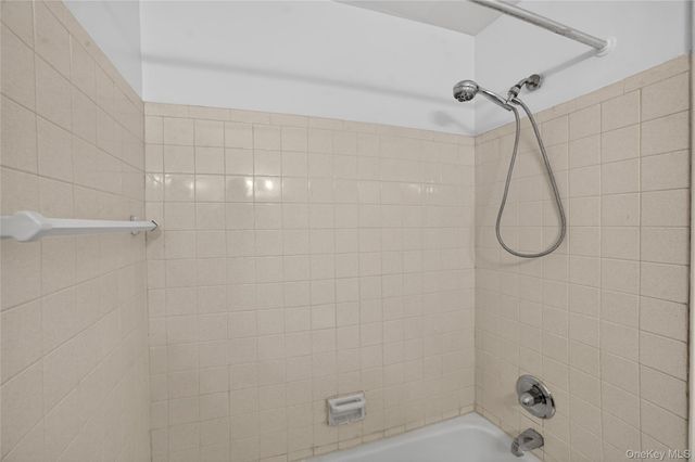 25 Lake Street 6F, White Plains, NY 10603