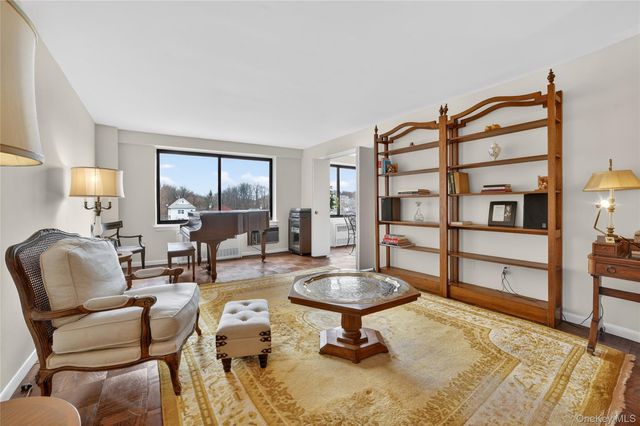 25 Lake Street 6F, White Plains, NY 10603