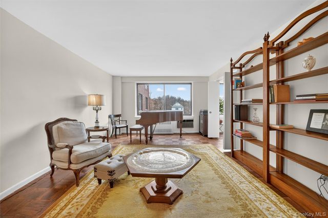 25 Lake Street 6F, White Plains, NY 10603