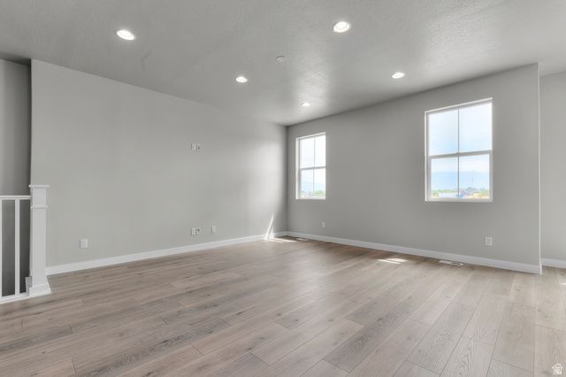 2254 N HOODED CRANE DR, Clinton, UT 84015