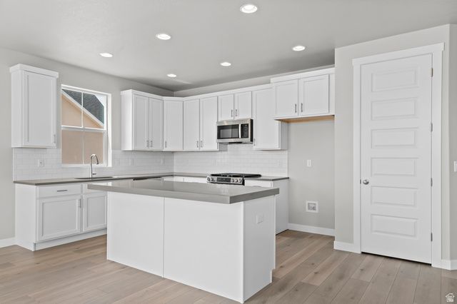 2254 N HOODED CRANE DR, Clinton, UT 84015