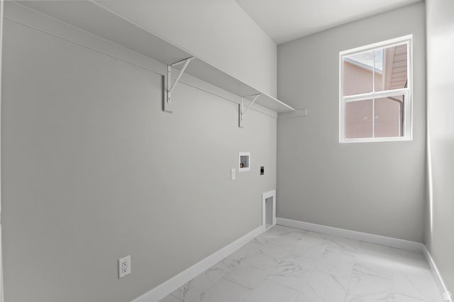 2254 N HOODED CRANE DR, Clinton, UT 84015