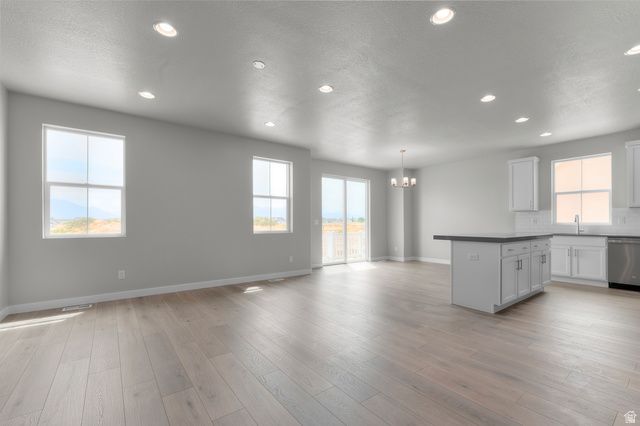 2254 N HOODED CRANE DR, Clinton, UT 84015