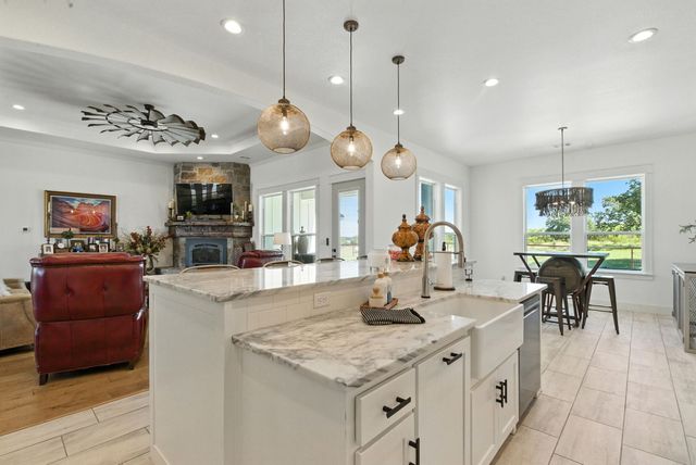 1403 N Fm 113, Weatherford, TX 76088
