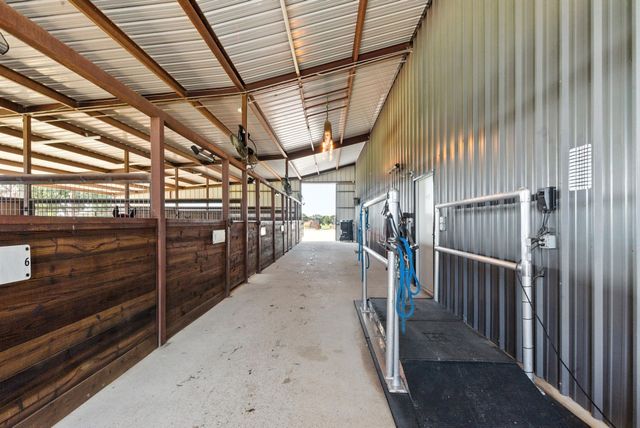1403 N Fm 113, Weatherford, TX 76088