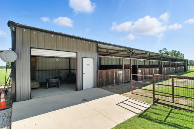 1403 N Fm 113, Weatherford, TX 76088