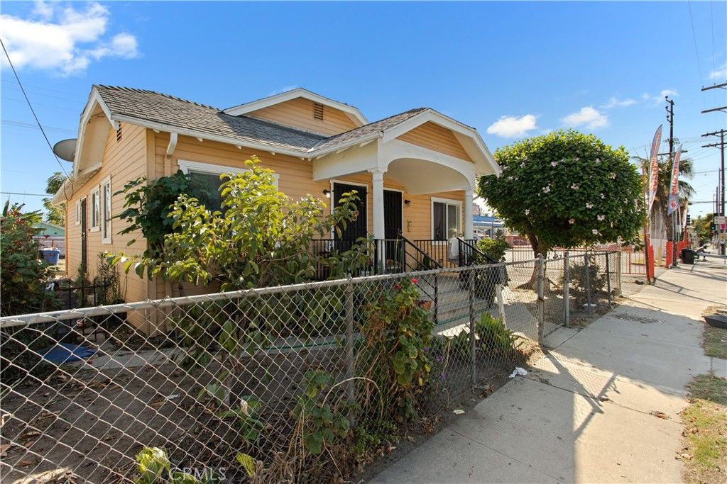 114 E Gage Avenue, Los Angeles, CA 90003 — photo 2