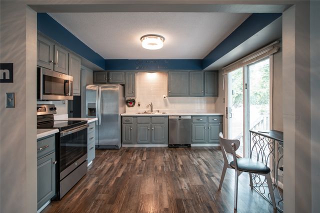 320 34th Street, West Des Moines, IA 50265
