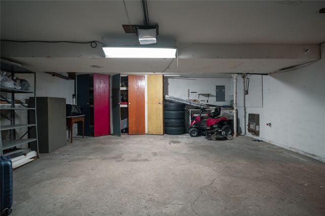 320 34th Street, West Des Moines, IA 50265