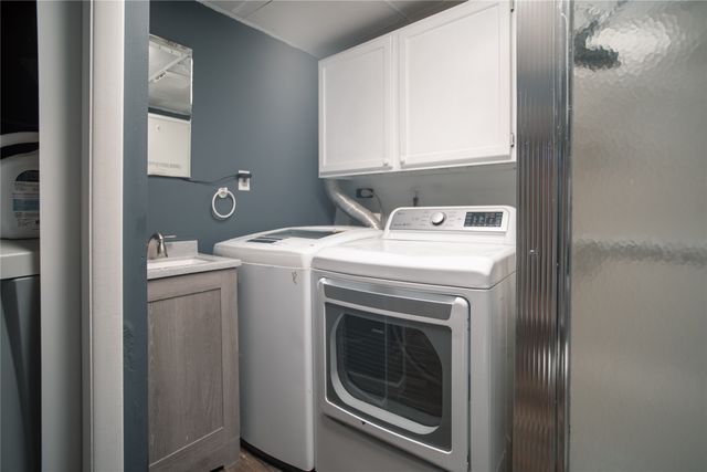 320 34th Street, West Des Moines, IA 50265