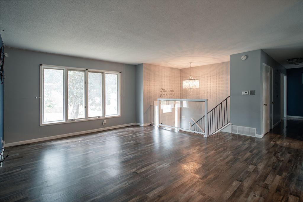 320 34th Street, West Des Moines, IA 50265