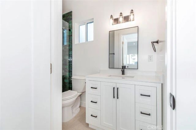 13932 Vanowen Street, Van Nuys, CA 91405