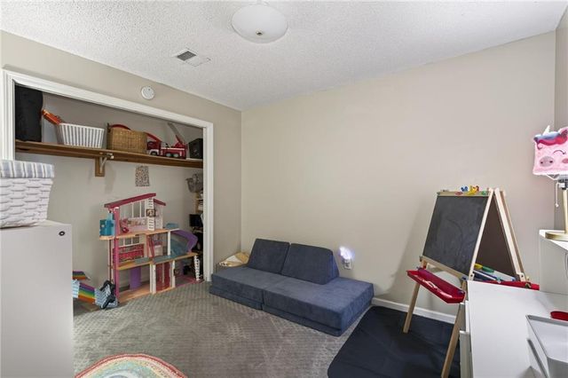 1325 N Harvey Drive, Olathe, KS 66061