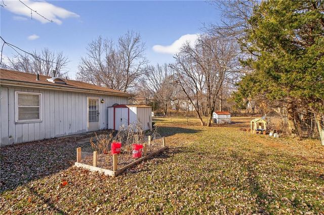 1325 N Harvey Drive, Olathe, KS 66061