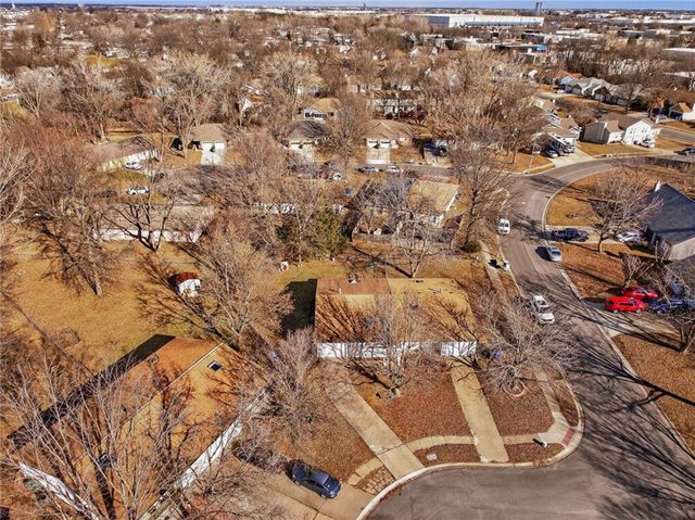 1325 N Harvey Drive, Olathe, KS 66061