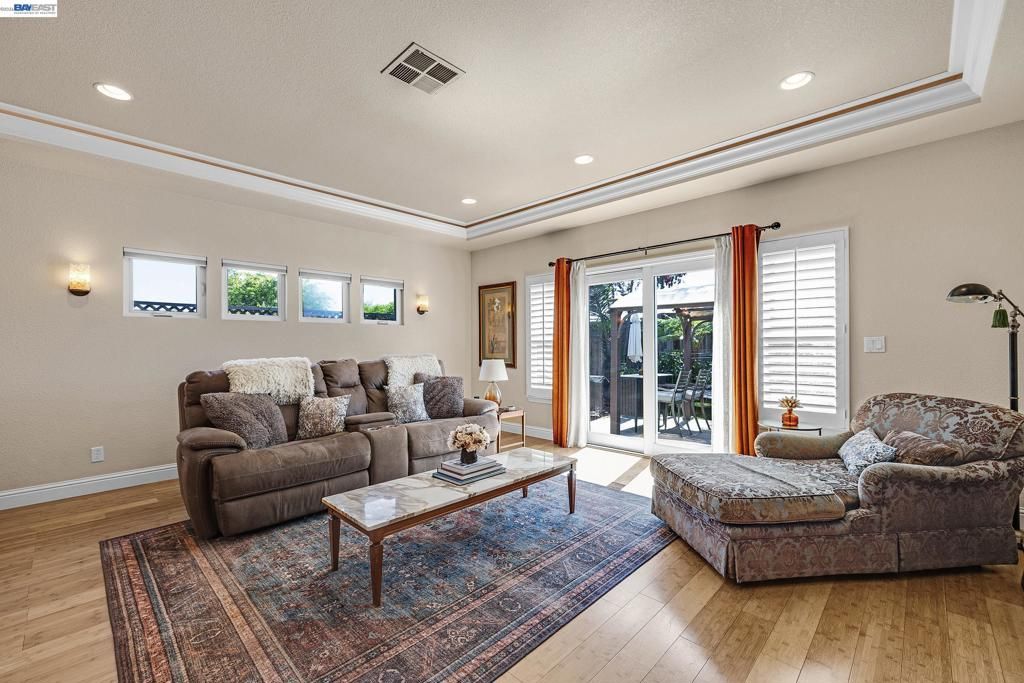 Image 18 of property listing at 34515 Bentley Ct, Fremont, CA 94555