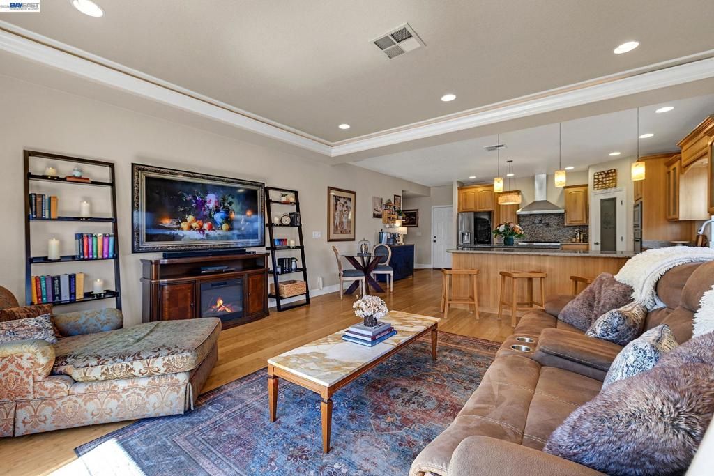 Image 19 of property listing at 34515 Bentley Ct, Fremont, CA 94555