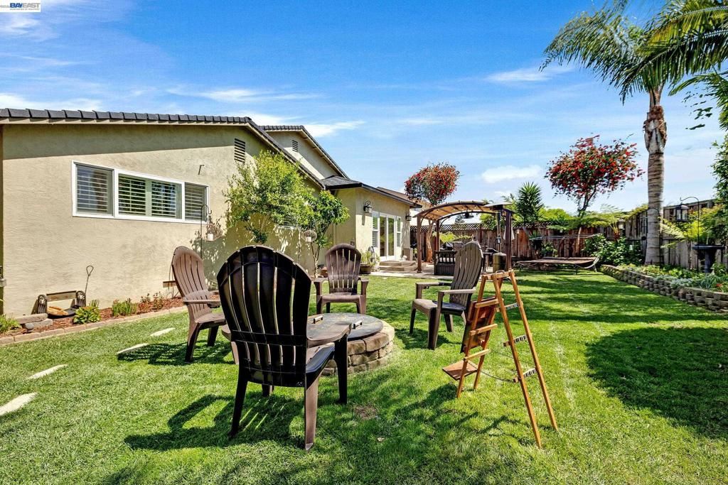 Image 36 of property listing at 34515 Bentley Ct, Fremont, CA 94555