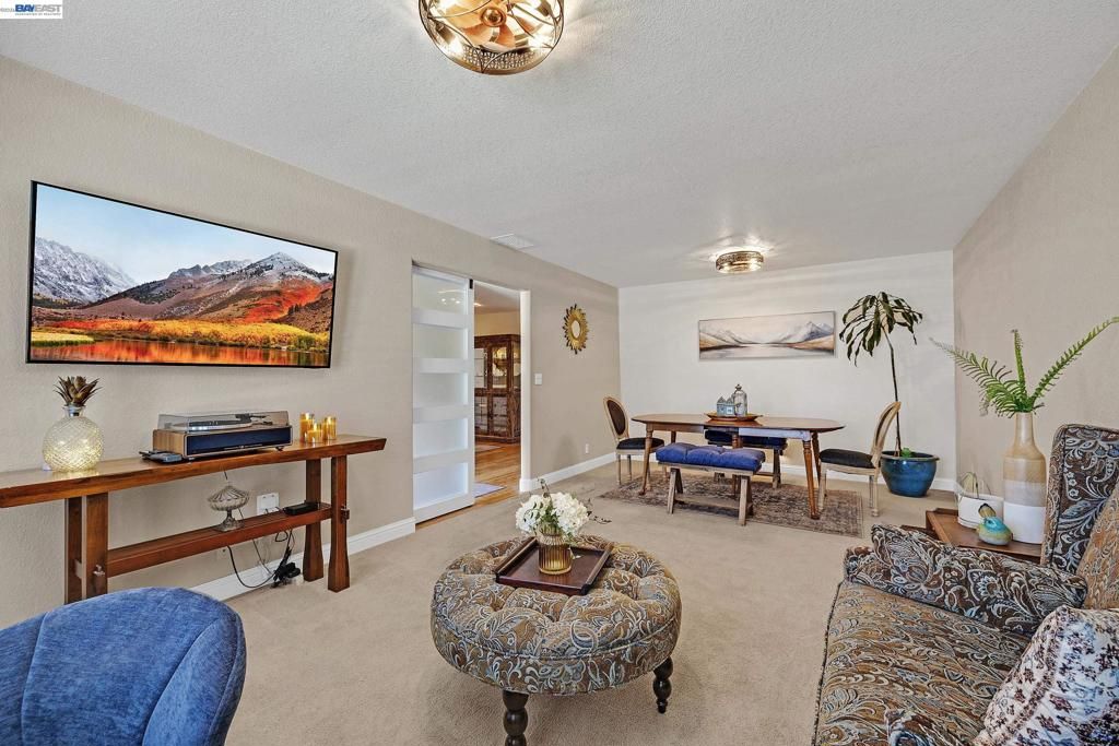 Image 5 of property listing at 34515 Bentley Ct, Fremont, CA 94555