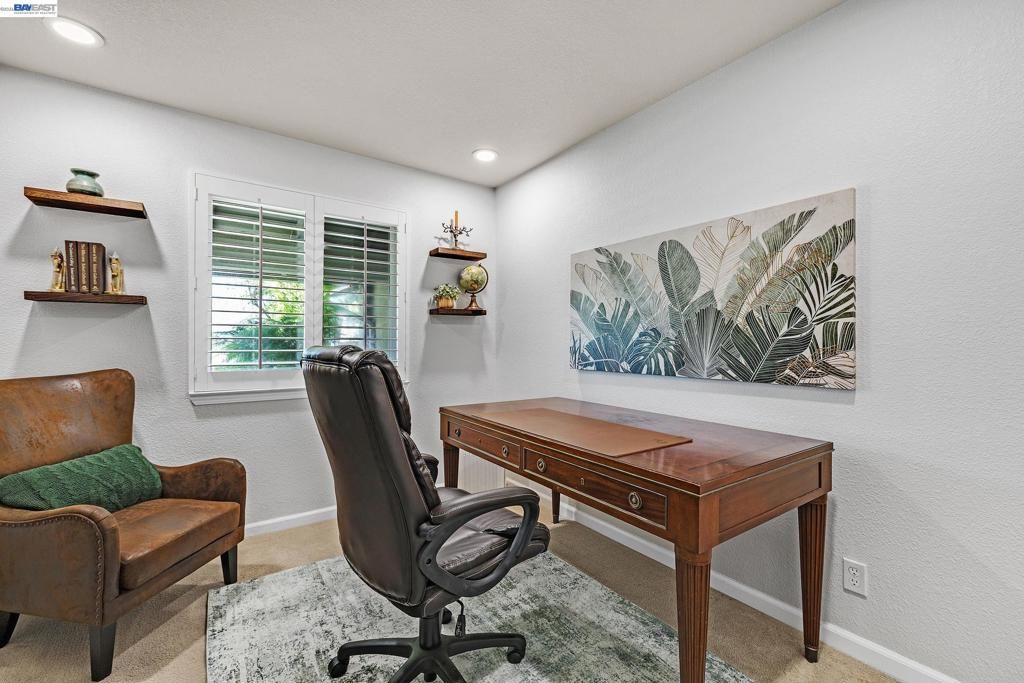 Image 8 of property listing at 34515 Bentley Ct, Fremont, CA 94555