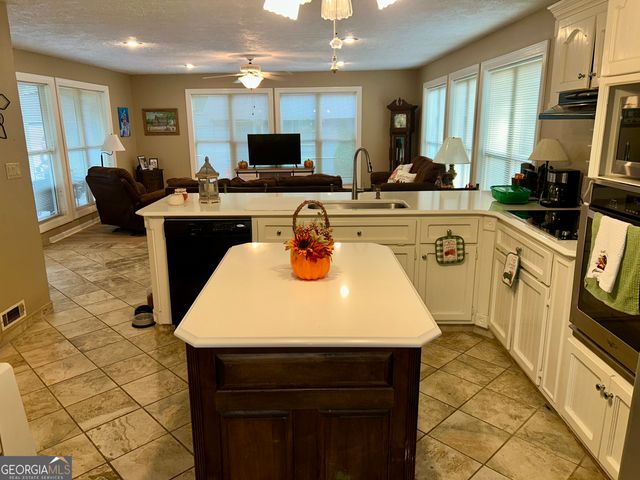 1076 Country Club Road, Elberton, GA 30635