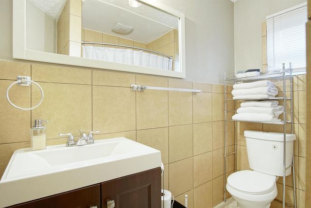 1002 Avenue E E, Fort Pierce, FL 34950