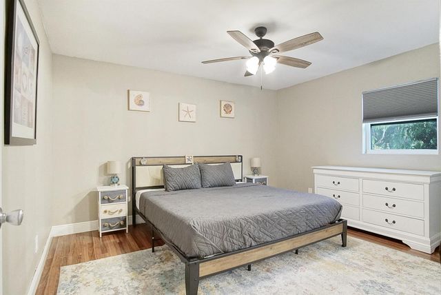1002 Avenue E E, Fort Pierce, FL 34950