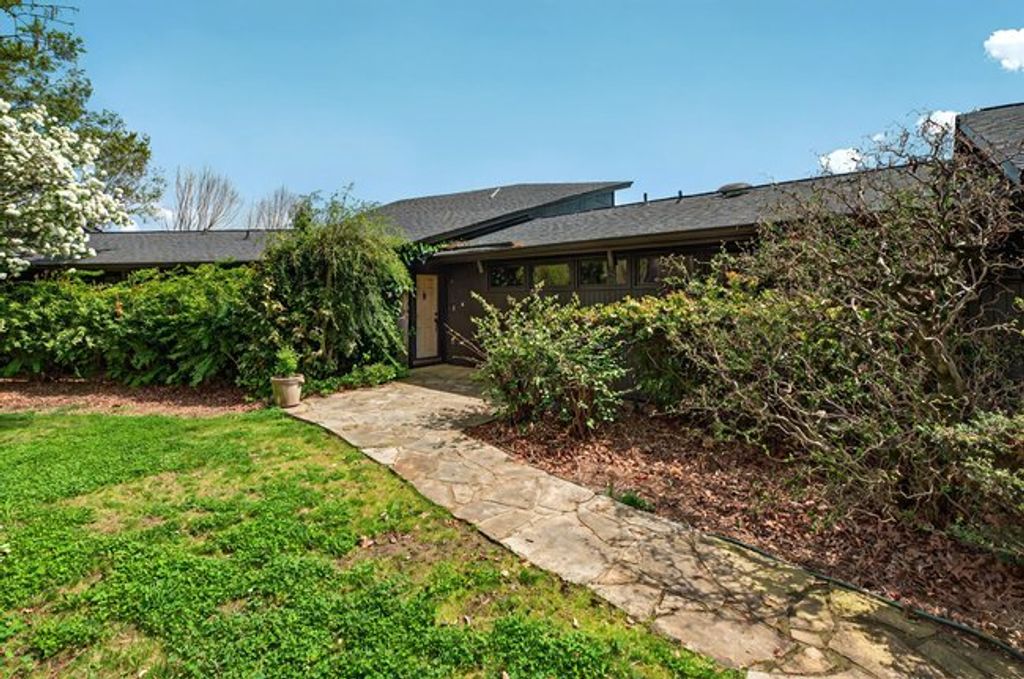 2916 Rambling Path Drive, Anderson, SC 29621